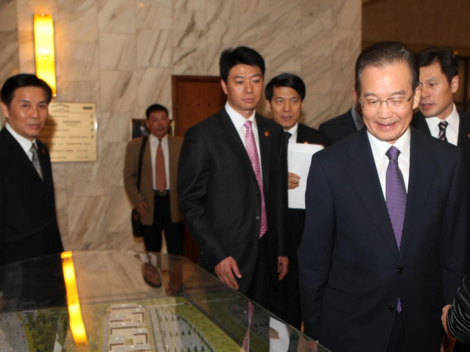 溫家寶總理視察格林伍德展臺(tái)