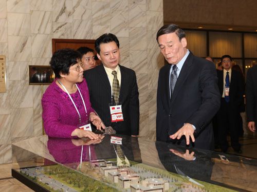 王岐山副總理視察格林伍德展臺