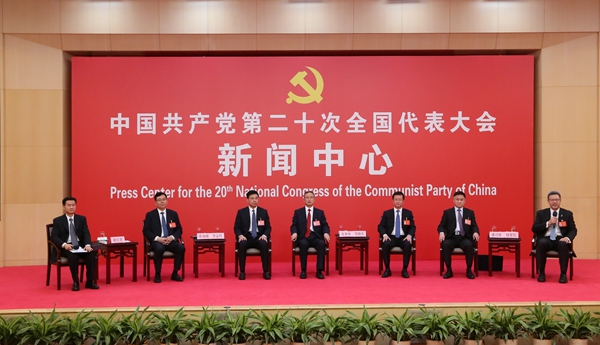 中央企業(yè)系統(tǒng)（在京）代表團(tuán)吳燕生李紹杰代表走上“黨代表通道”接受采訪